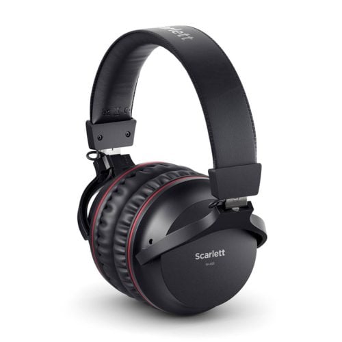 Scarlett-2i2-Studio-headphones-2400-x-2400__83509