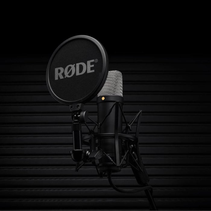 rode-nt1-5g-black-insitu-beauty-shot-horizontal-lines-bg-3-quarter-low-view-12-2022